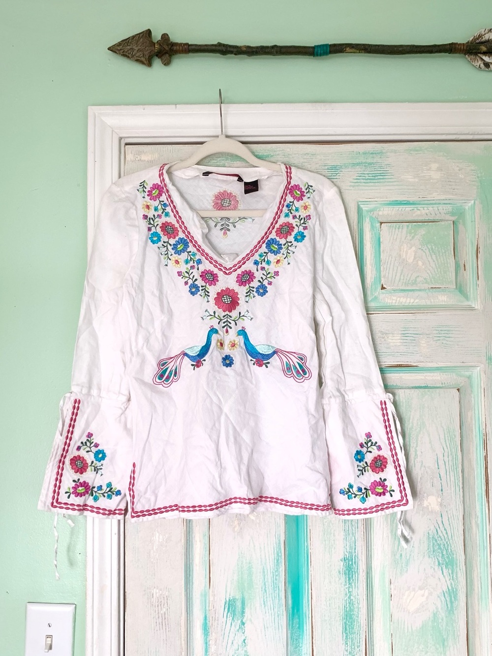 2000’s Y2K Willi Smith Embroidered Floral Peacock White Blouse Medium